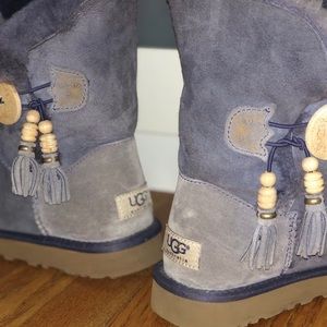 Bailey Button Uggs with beads, special edition!